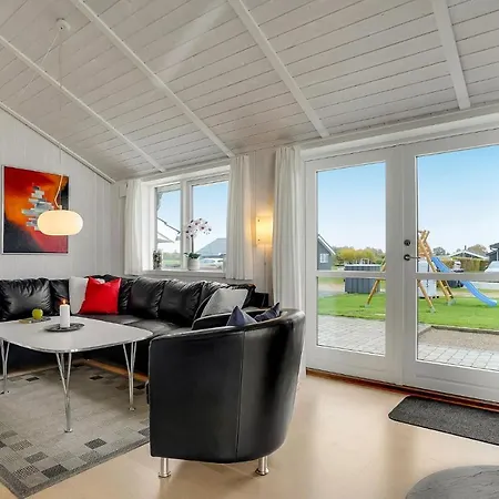 Casa de Férias Amazing Home In Haderslev With Sauna *