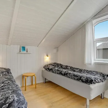 Casa de Férias Amazing Home In Haderslev With Sauna